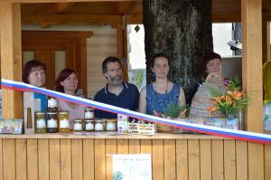 Na tržnici ponudnikov domačih izdelkov vedno več 6